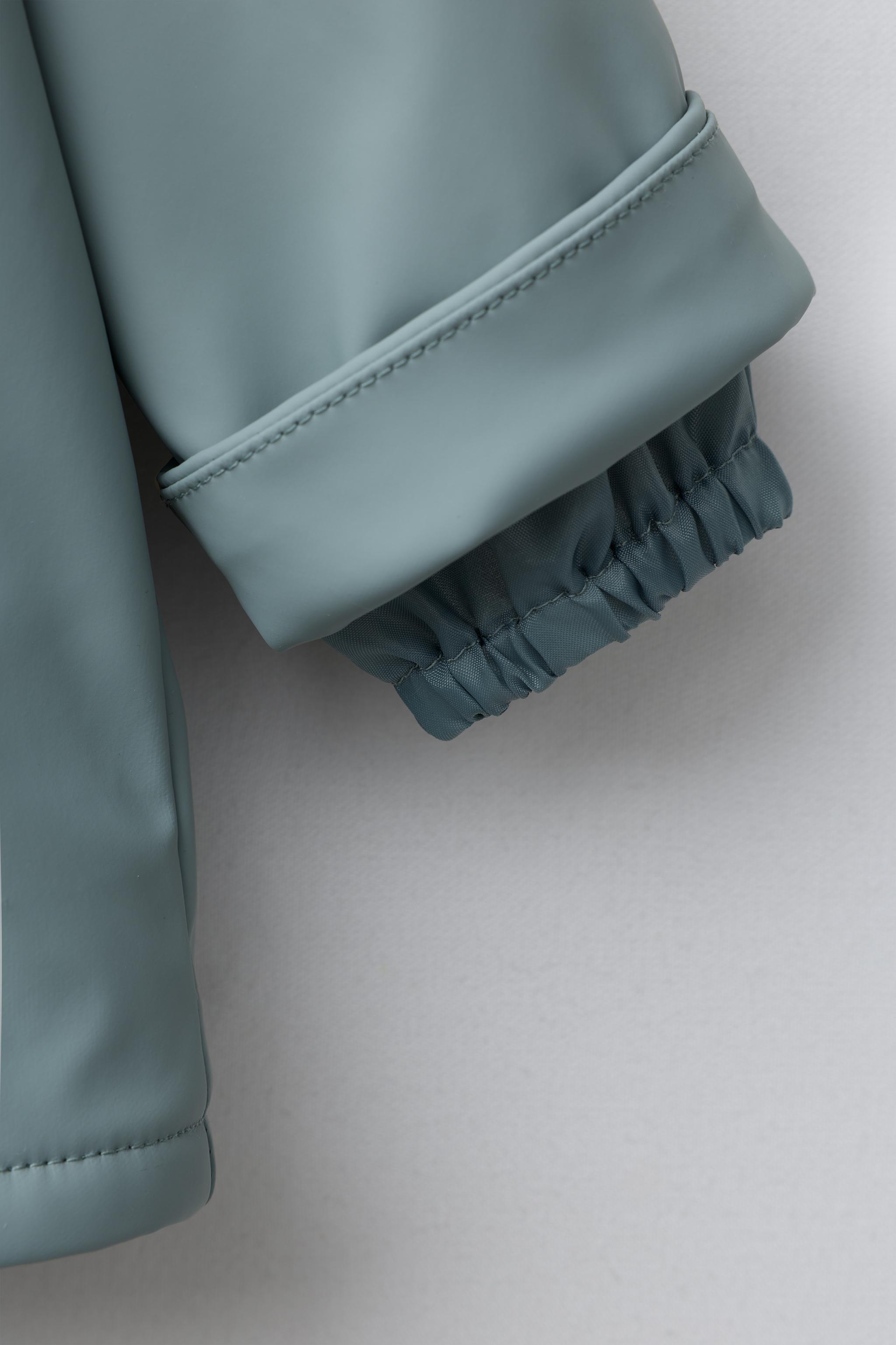 RUBBERIZED WATER REPELLENT JACKET