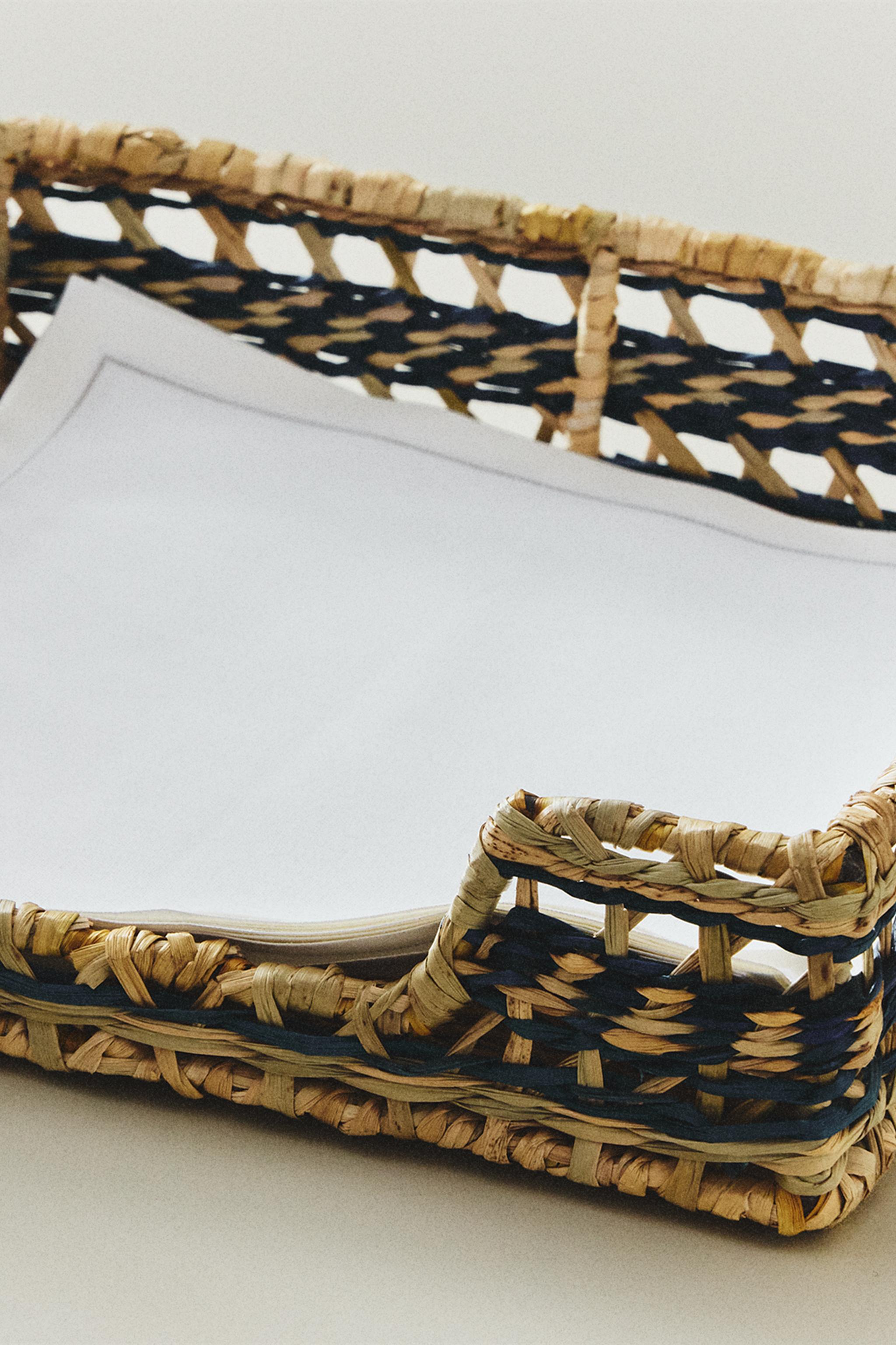 SQUARE SEAGRASS NAPKIN HOLDER