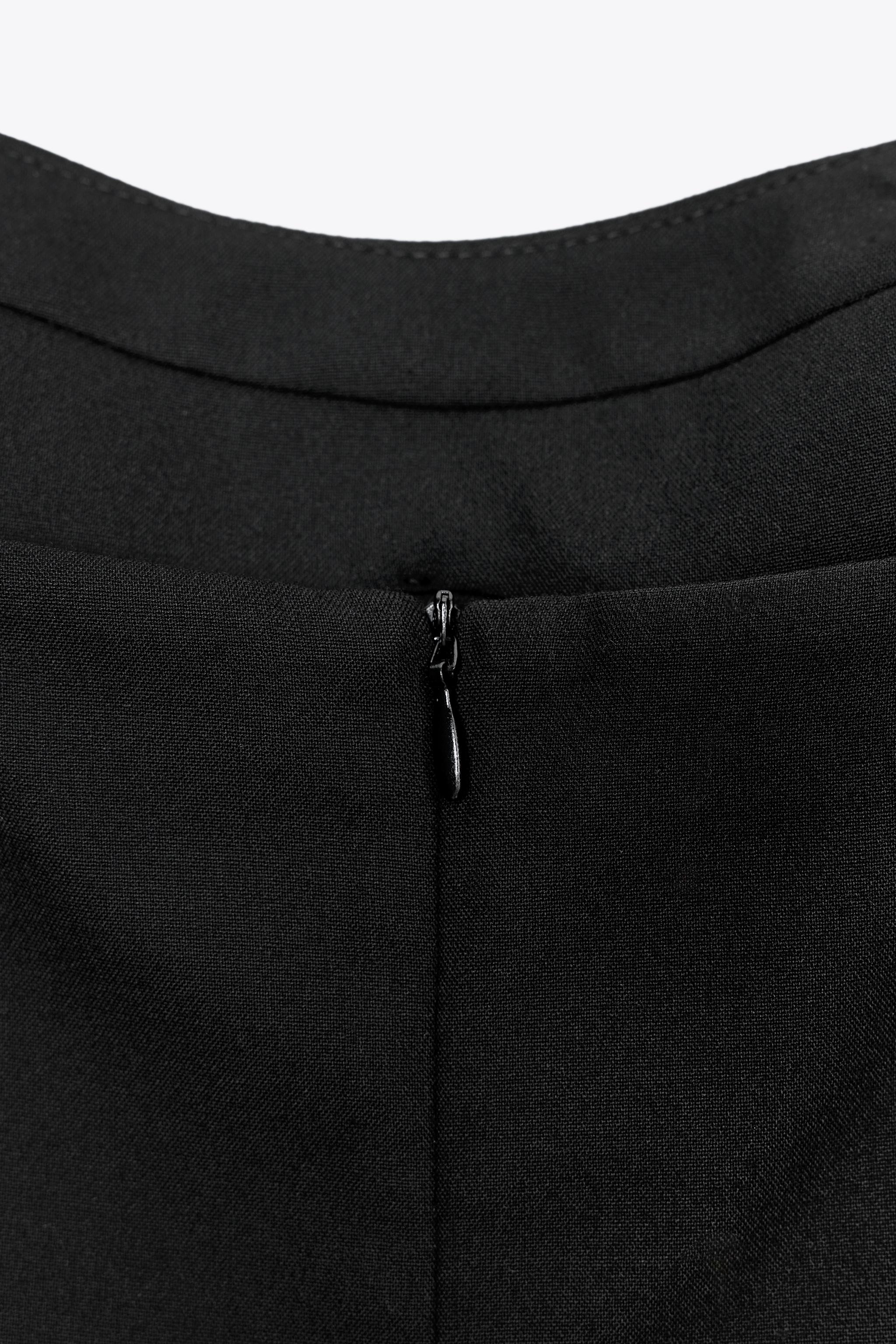 VOLUMINOUS SHORT DRESS