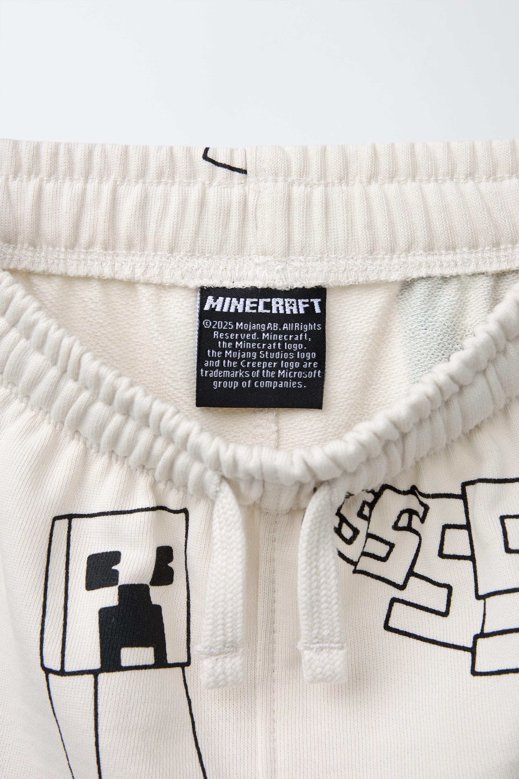 MINECRAFT © MOJANG AB. ™ PLUSH SHORTS