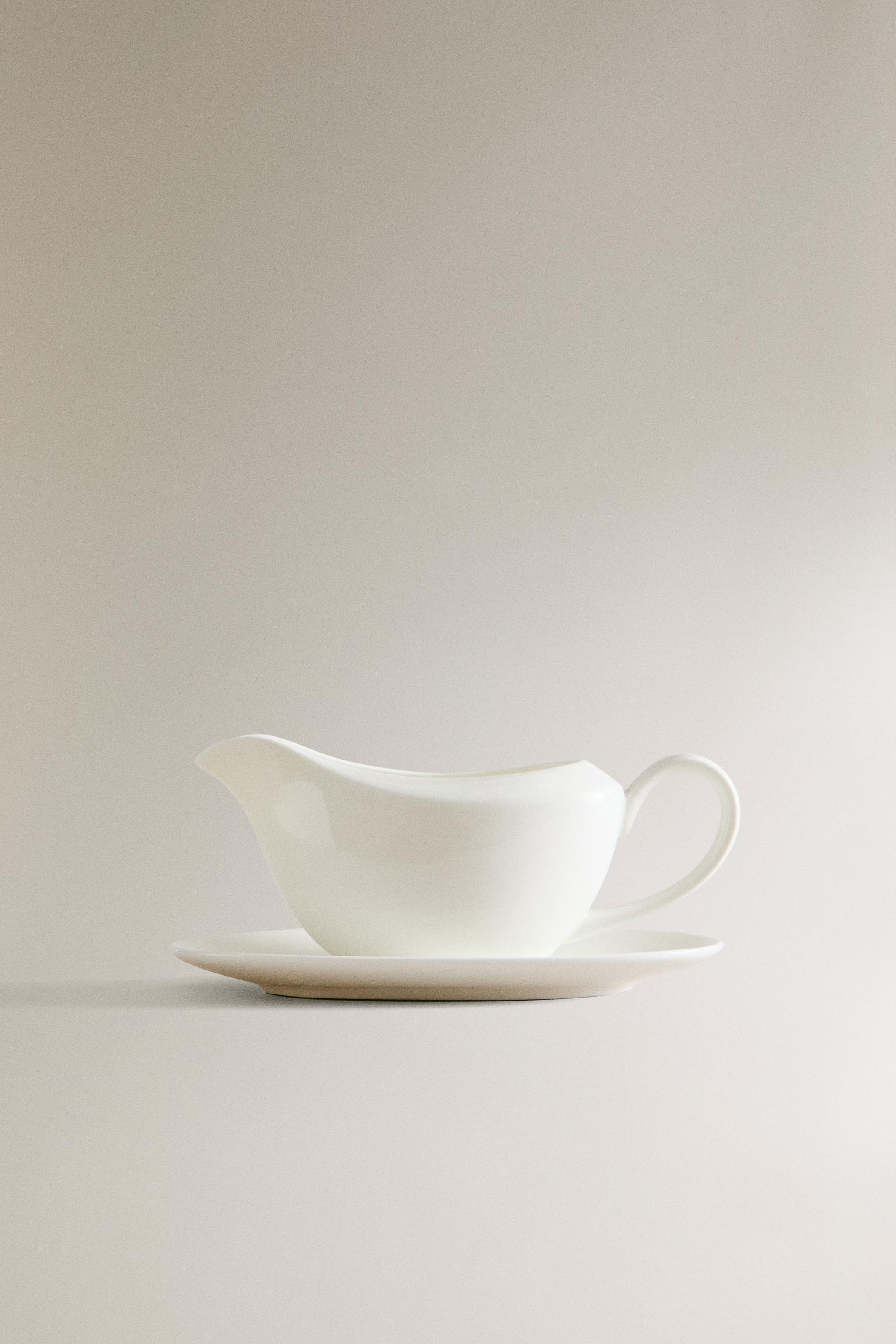 BONE CHINA GRAVY BOAT