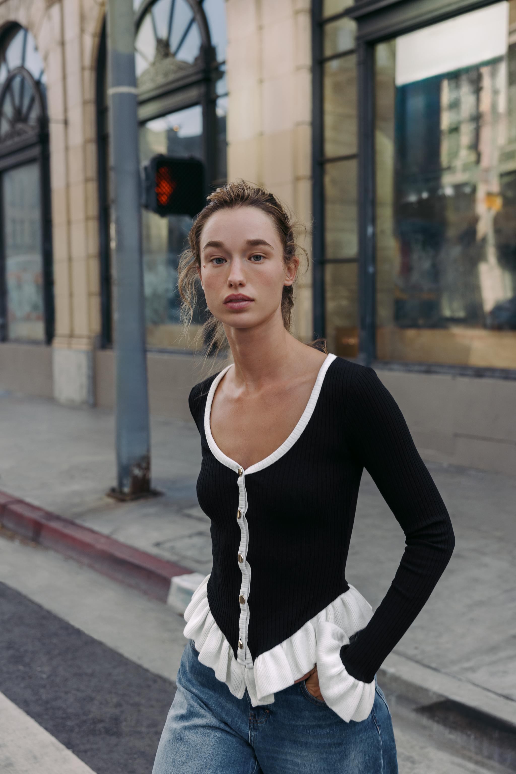 CONTRAST RUFFLE JACKET