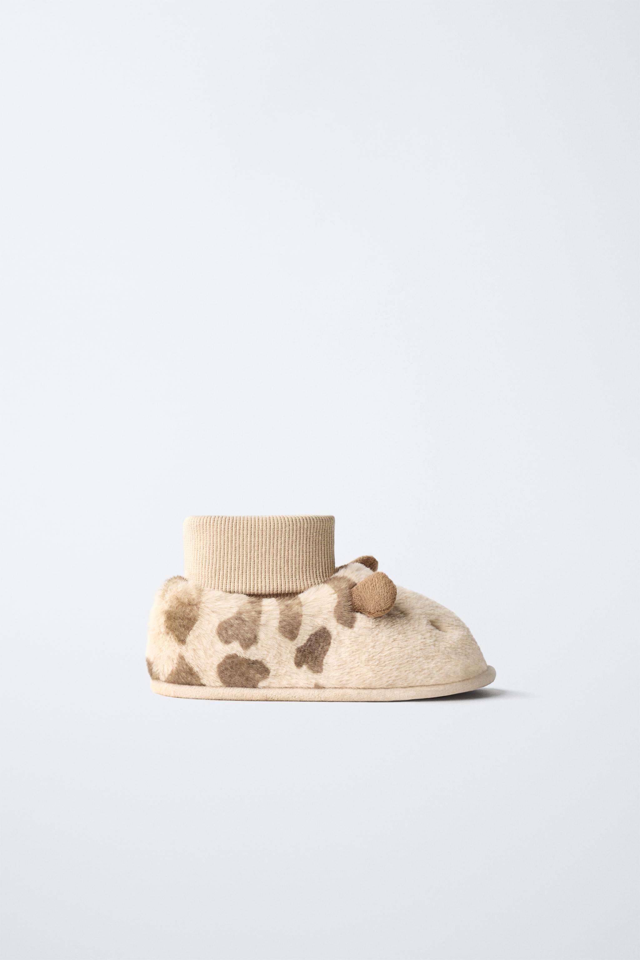 GIRAFFE SLIPPERS