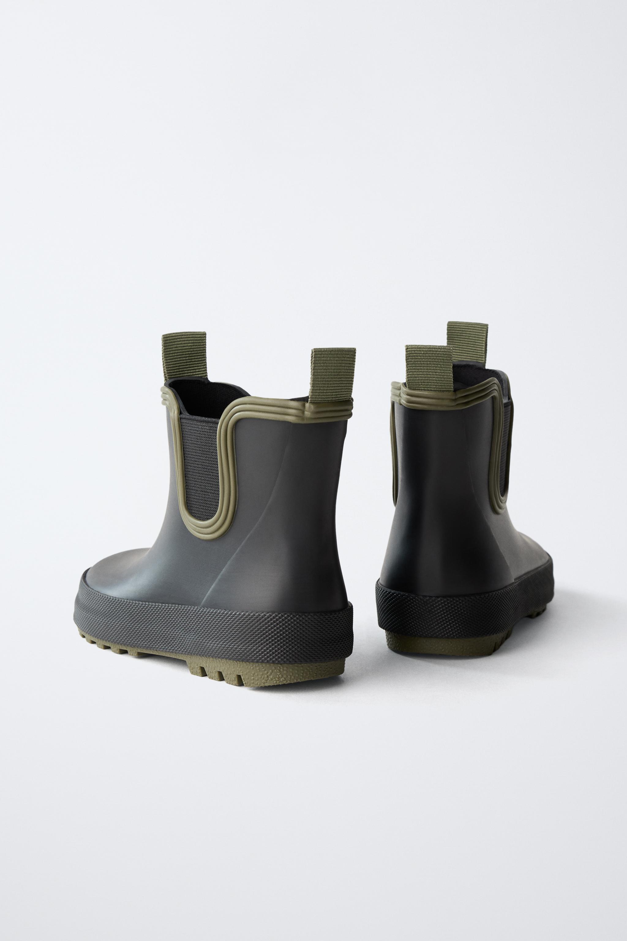 ELASTIC RAIN BOOTS
