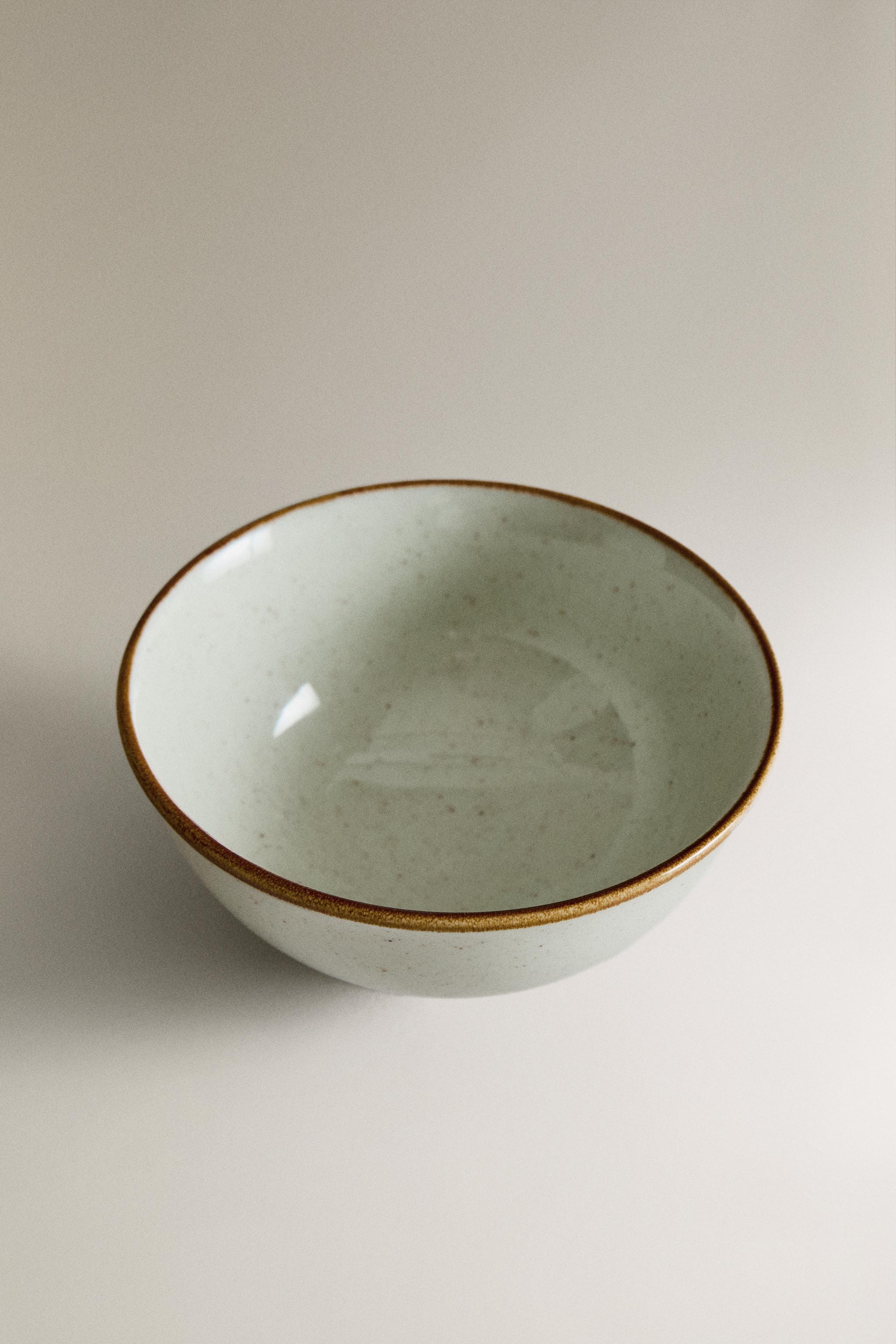 PORCELAIN MINI BOWL WITH ANTIQUE FINISH RIM