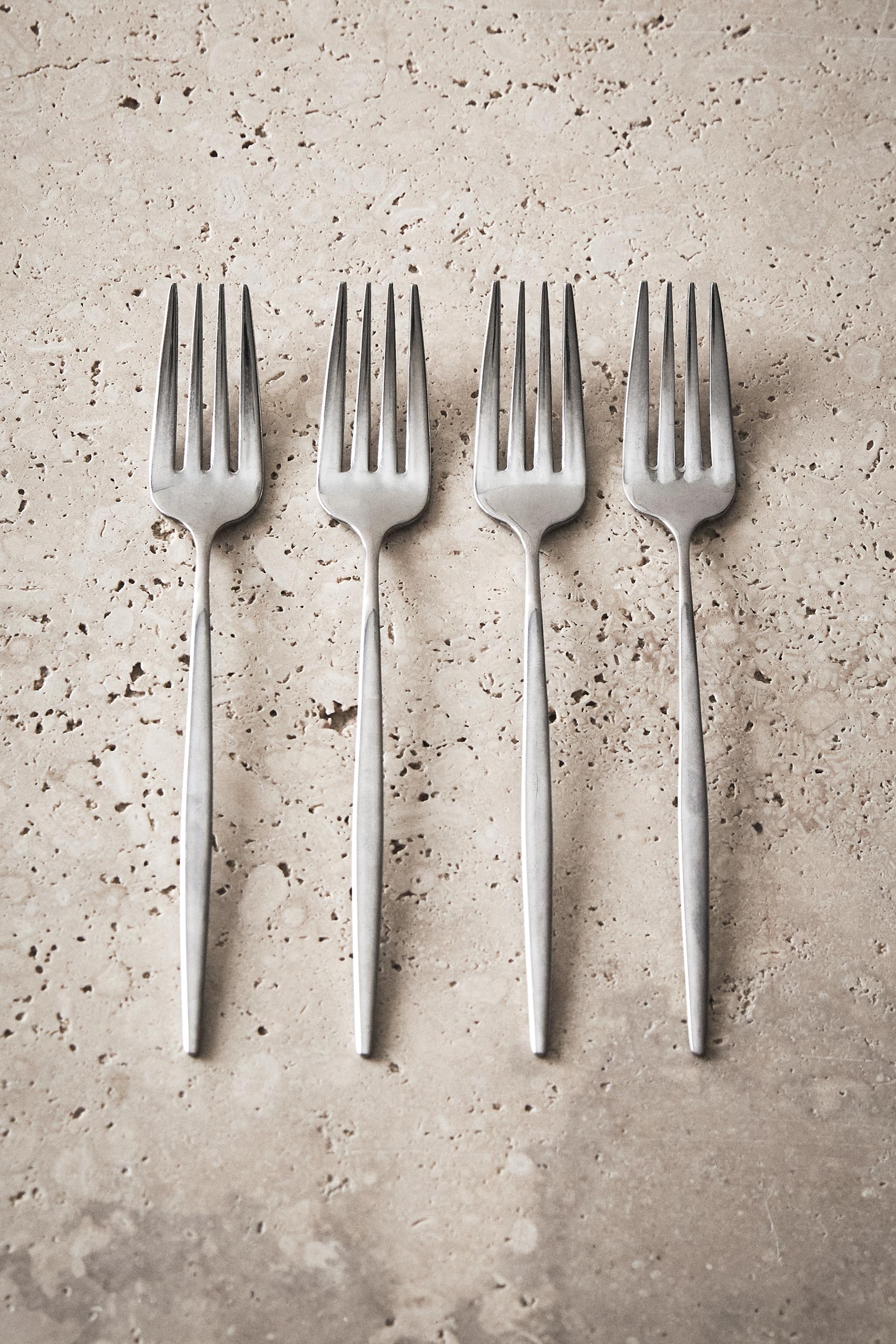 SET OF BRUNCH FORKS WITH THIN HANDLE (SET OF 4)