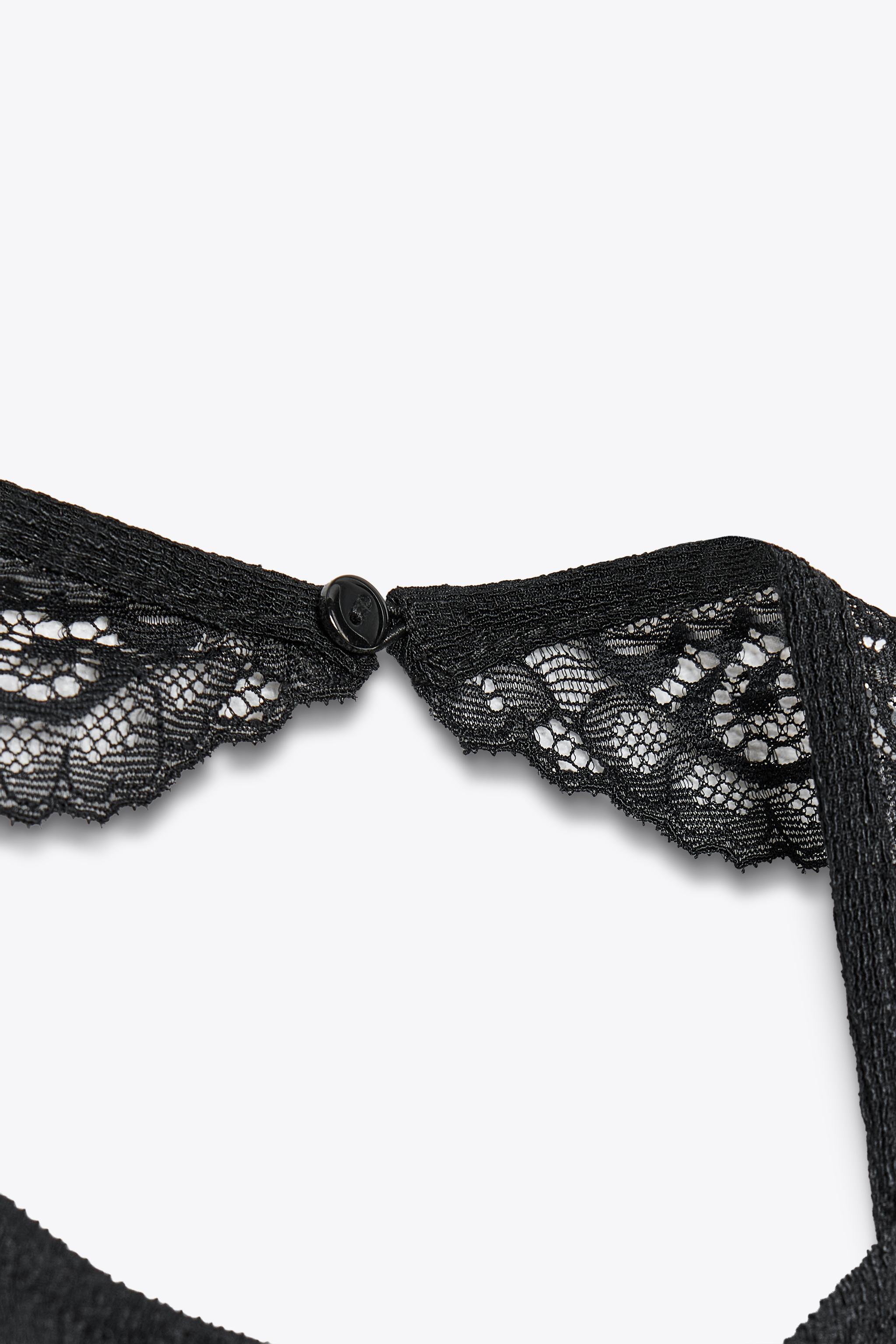 TEXTURED LACE HALTER TOP