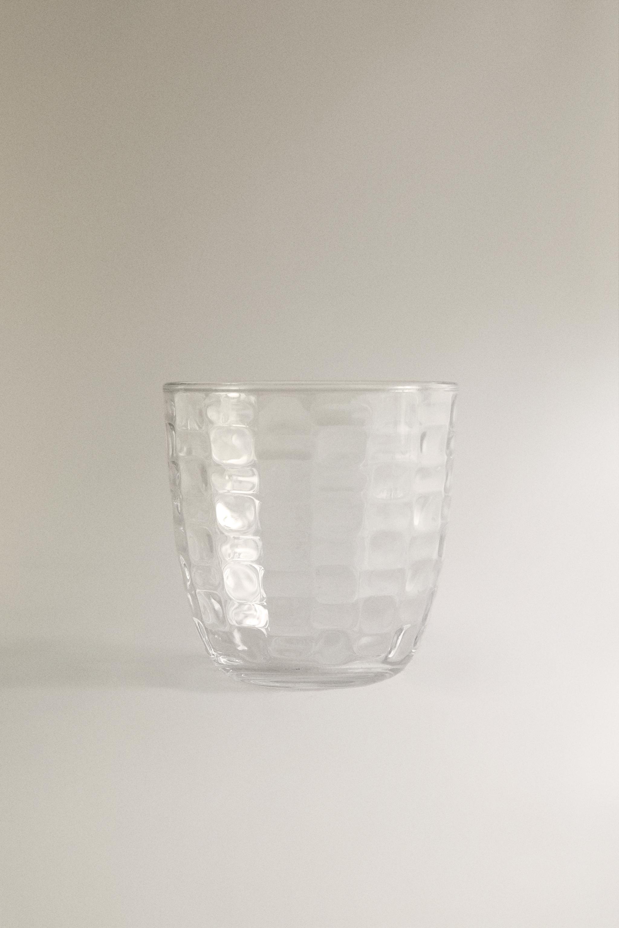 RAISED SQUARE-EFFECT TUMBLER