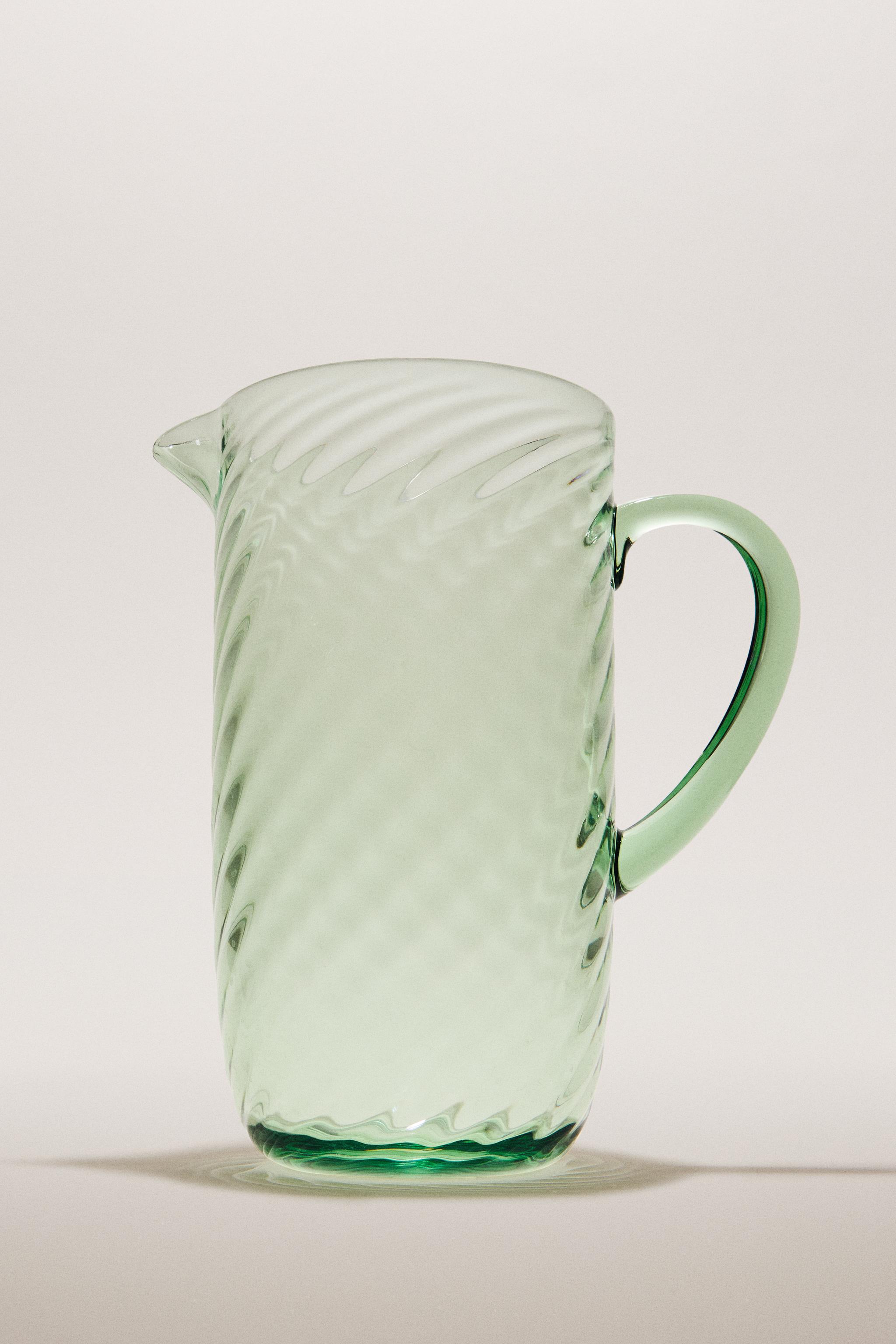 WAVY ACRYLIC PITCHER