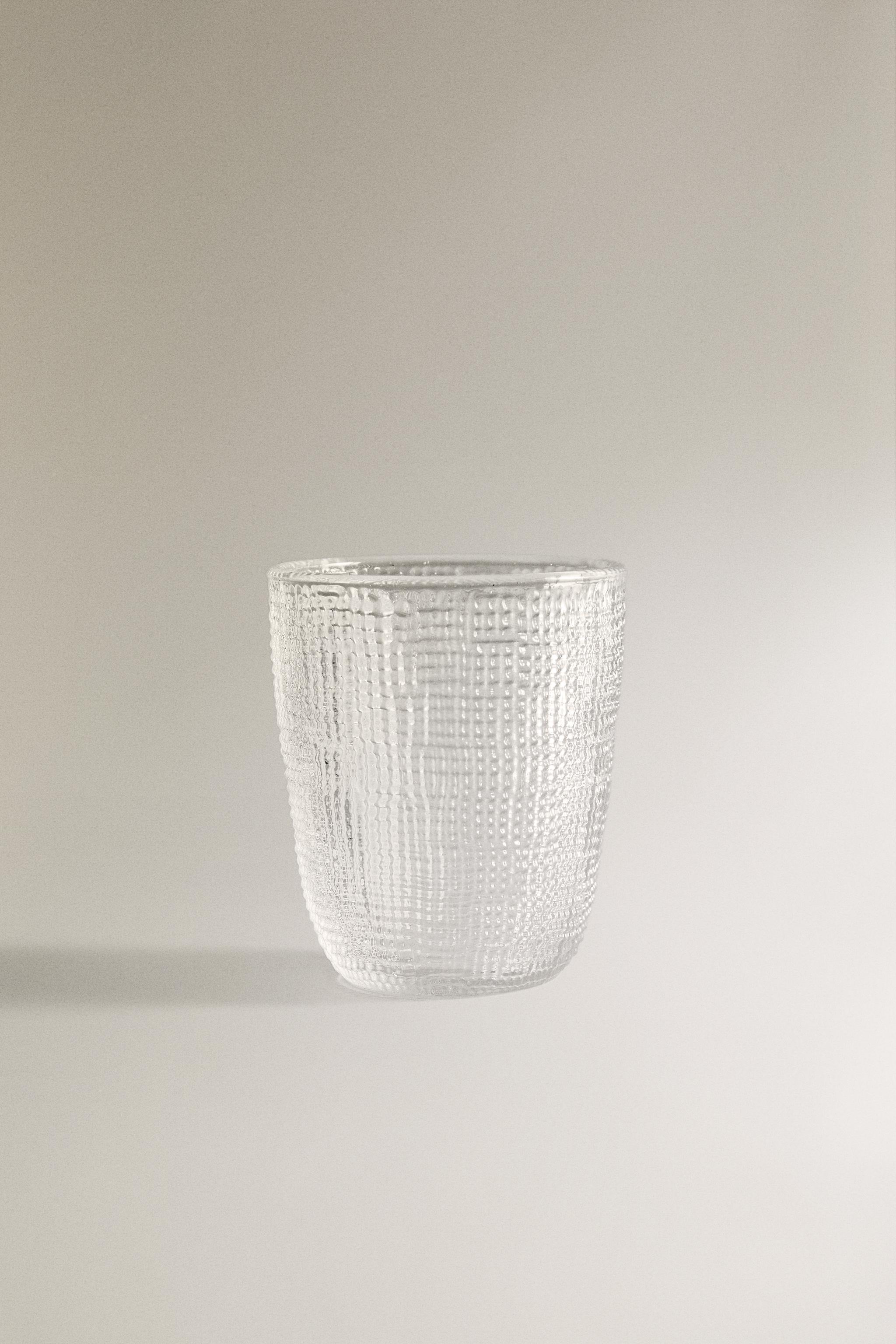 RAISED DESIGN GLASS TUMBLER