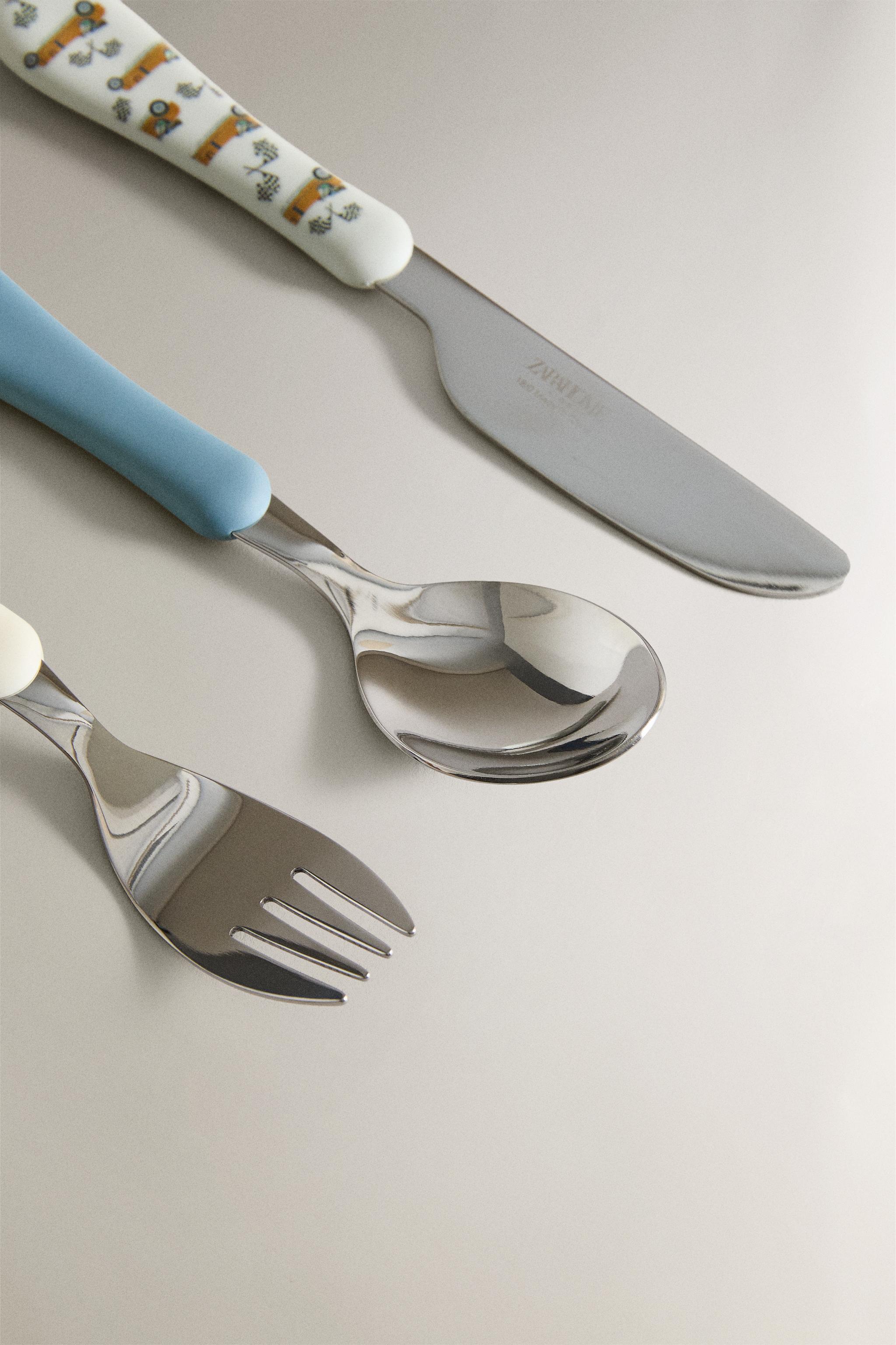 CHILDREN'S RACING DOG FLATWARE SET