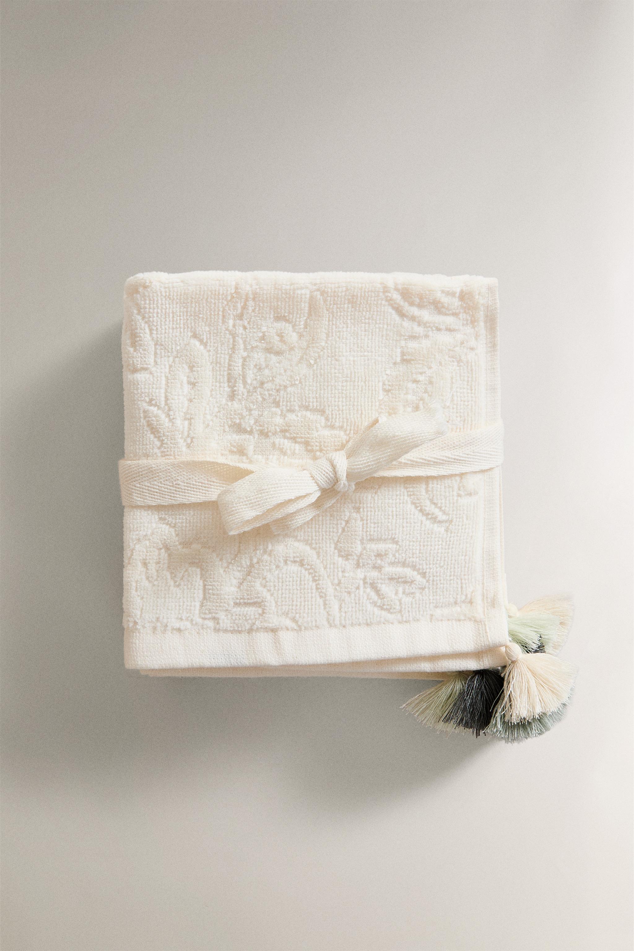 PACK OF HAND TOWELS WITH TASSELS (PACK OF 3)