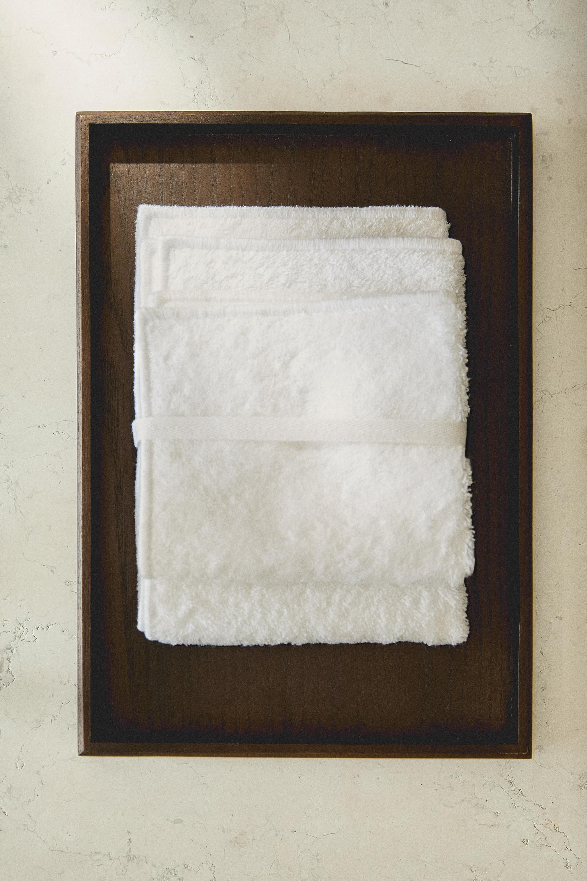 SET OF EXTRA SOFT HAND TOWELS (SET OF 2)
