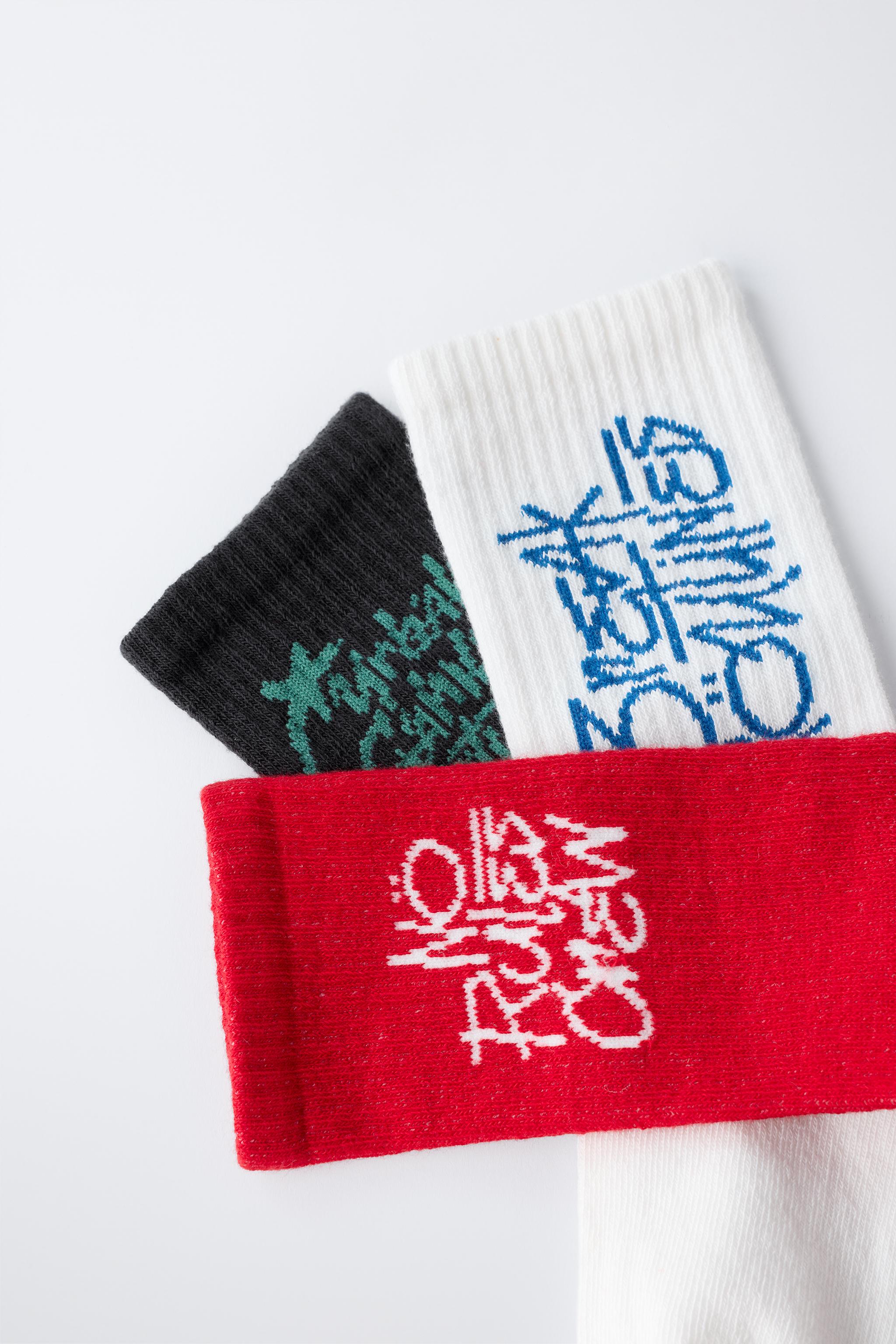 THREE-PACK OF GRAFFITI TEXT SOCKS