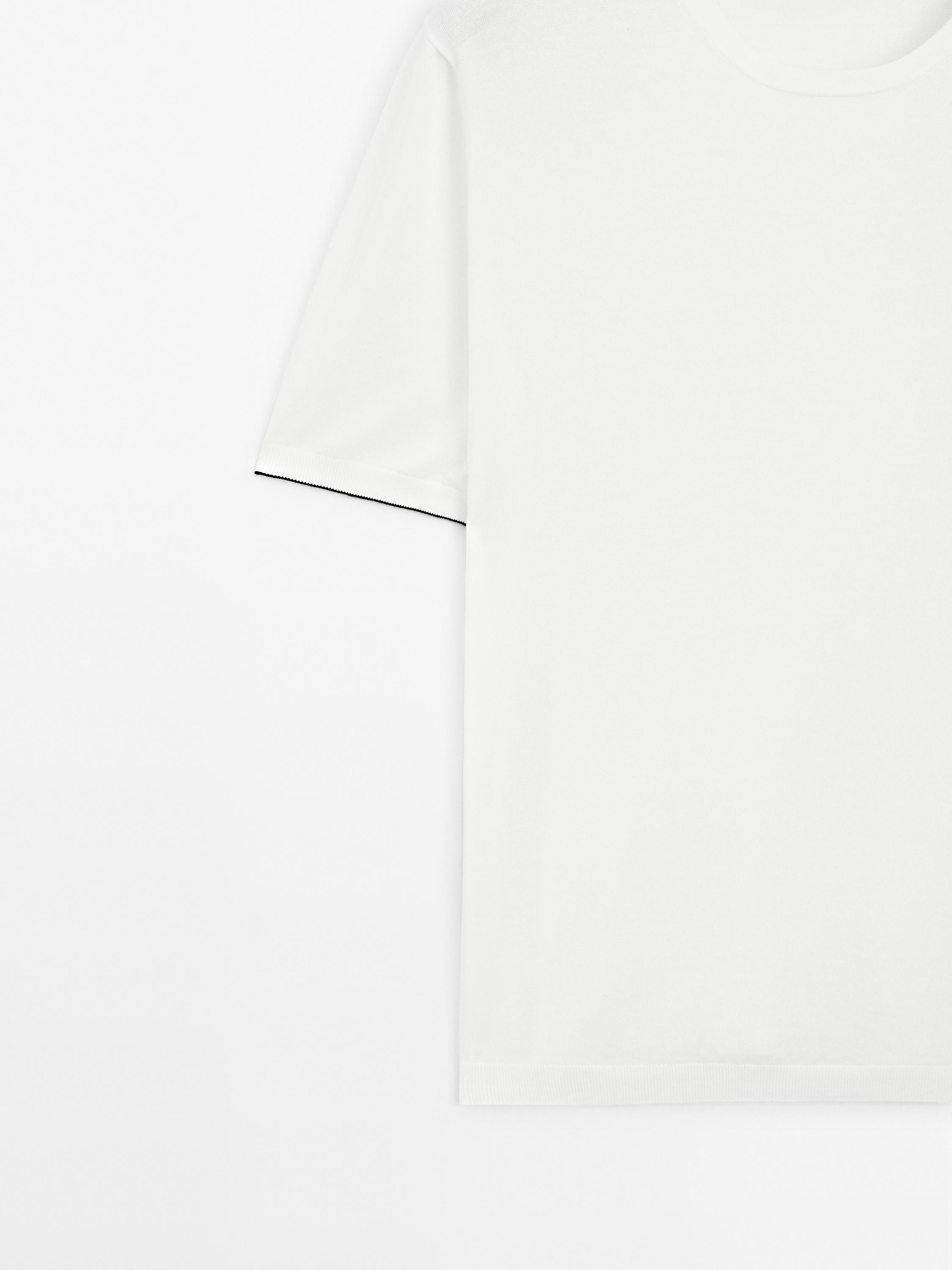 Short sleeve knit T-shirt with colour detail