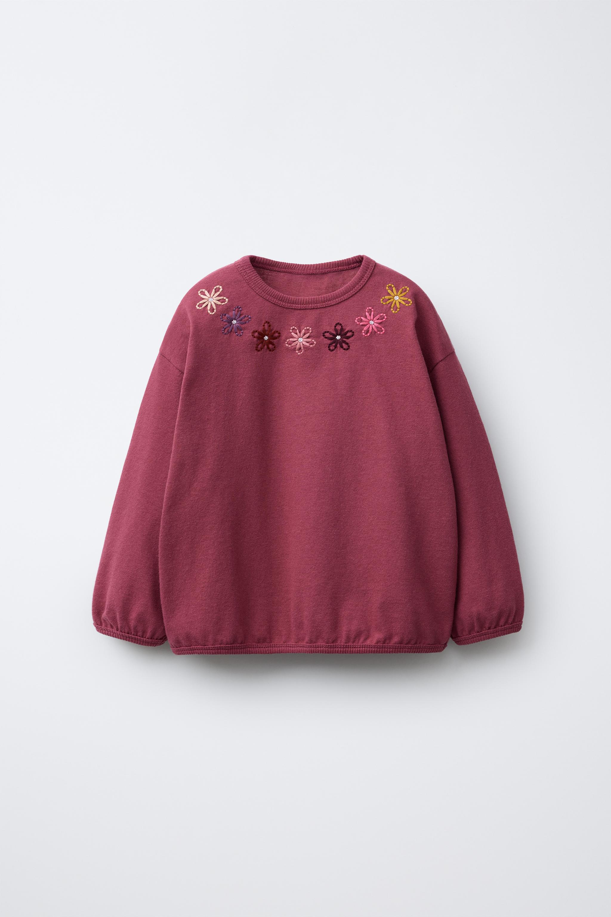 CONTRAST EMBROIDERY T-SHIRT