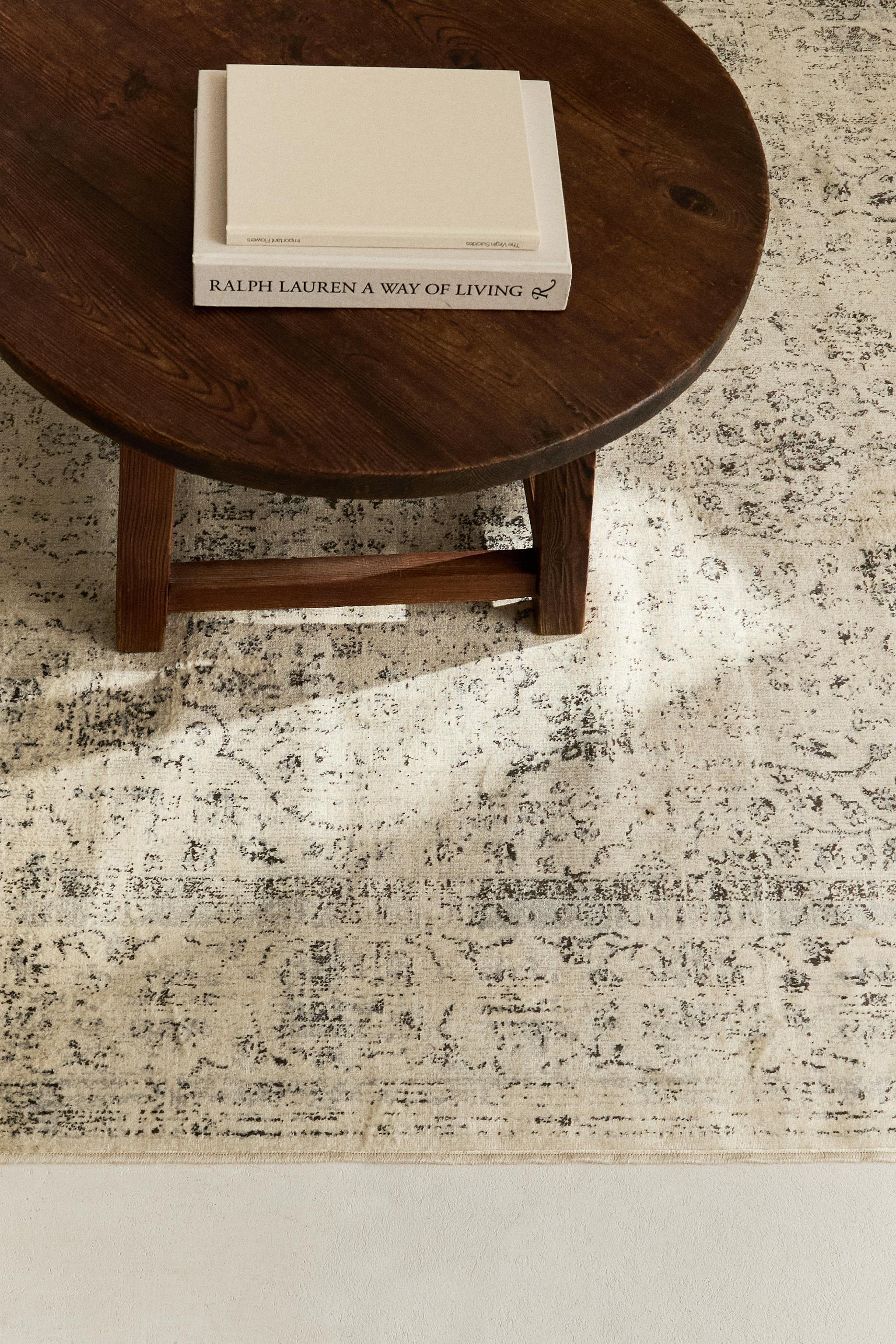 VINTAGE EFFECT AREA RUG