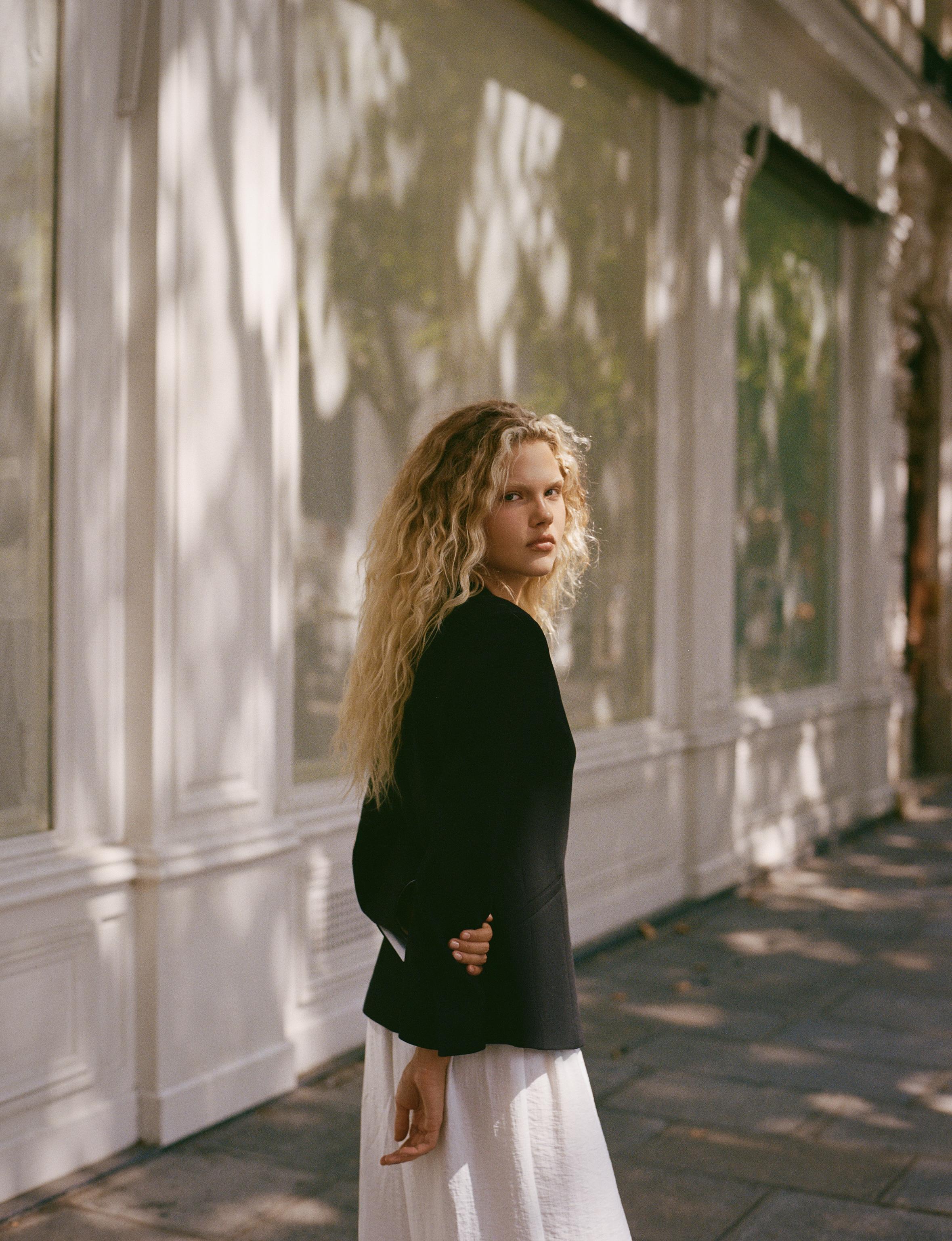 TAILORED BLAZER WITH SHOULDER PADS