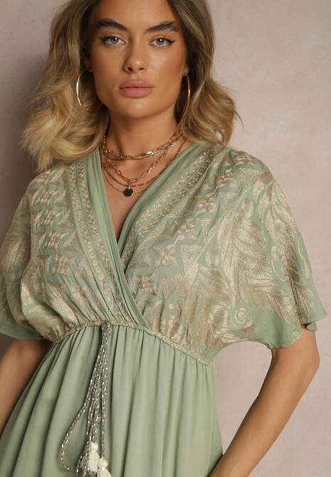 Zielona Wiskozowa Sukienka Kopertowym Dekoltem i Frędzlami Redevie