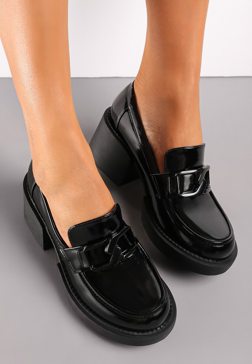 Czarne Lakierowane Półbuty w Stylu Mokasynów na Obcasie ze Skórzaną Wkładką Sahali