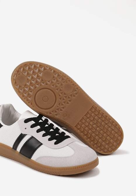 Biało-Czarne Sneakersy na Kauczukowej Podeszwie Ozdobione Paskami Emidi