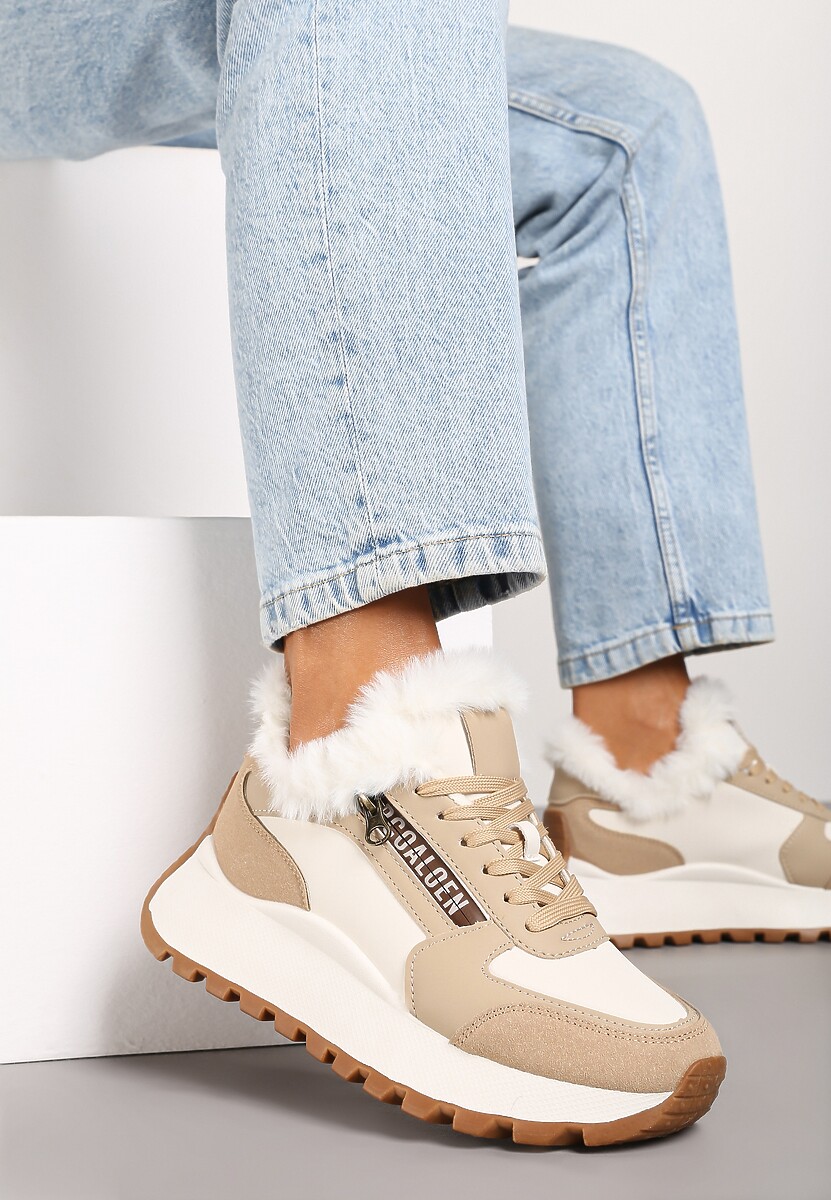 Białe Sneakersy na Platformie z Napisem Sznurowaniem i Futerkiem Vazina