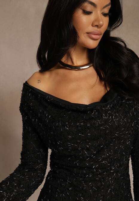 Czarna Dopasowana Sukienka z Fakturowanej Tkaniny z Lejącym Dekoltem Tiweda