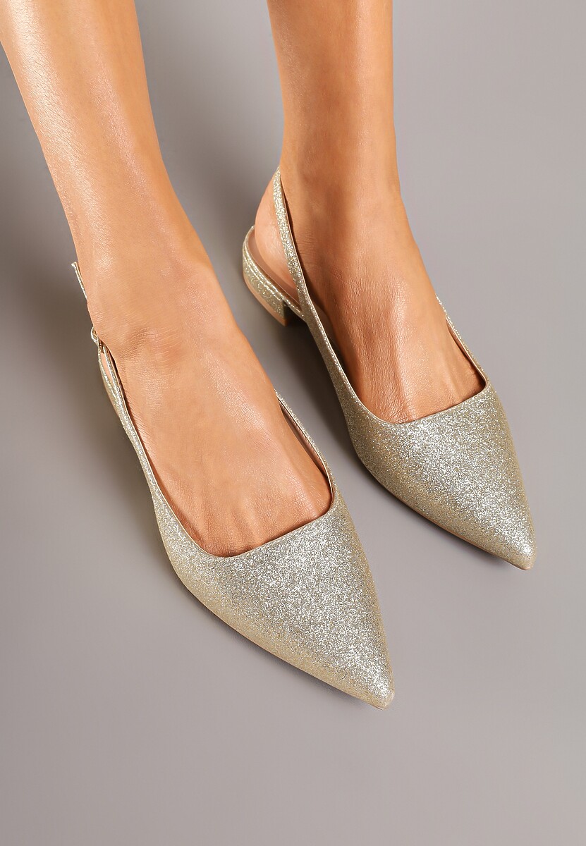 Złote Sandały na Płaskiej Podeszwie Ozdobione Brokatem i Paskiem Delarwenna