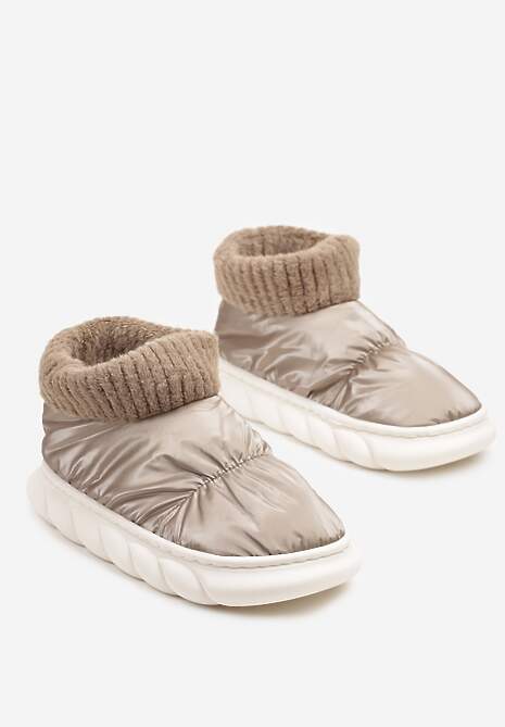 Ciemnobeżowe Kapcie Vices na Piankowej Podeszwie z Pikowaną Cholewką Velavina