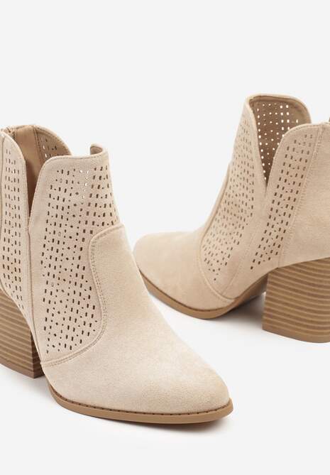Beżowe Botki na Słupku Ozdobione Wycięciem z Boku Dolirista