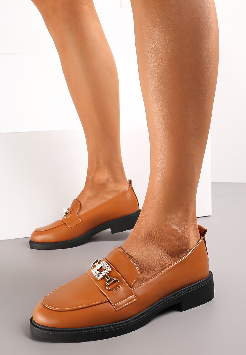 Beżowe Mokasyny Ozdobione Klamerką z Cyrkoniami Sawanpa