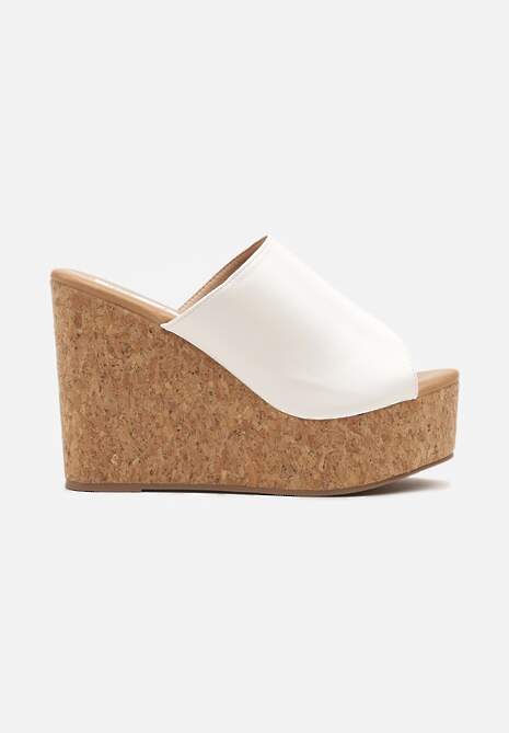 Białe Klapki w Stylu Drewniaków na Koturnie Jordiva