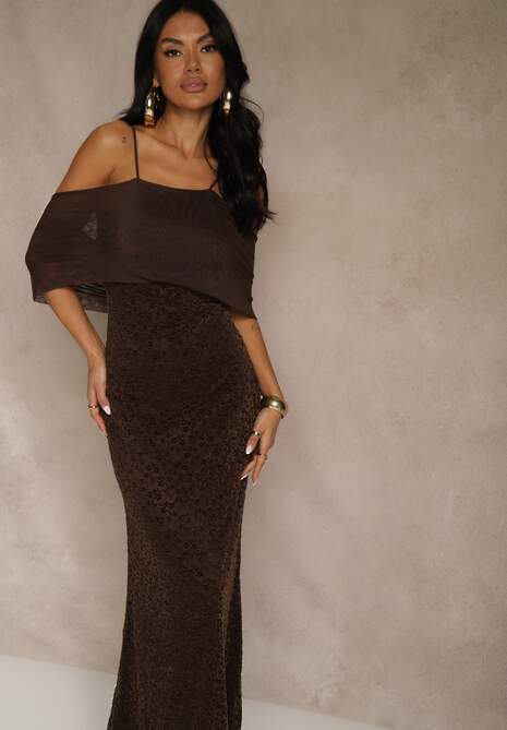 Brązowa Sukienka o Asymetrycznym Kroju Ozdobiona Falbaną Owedia