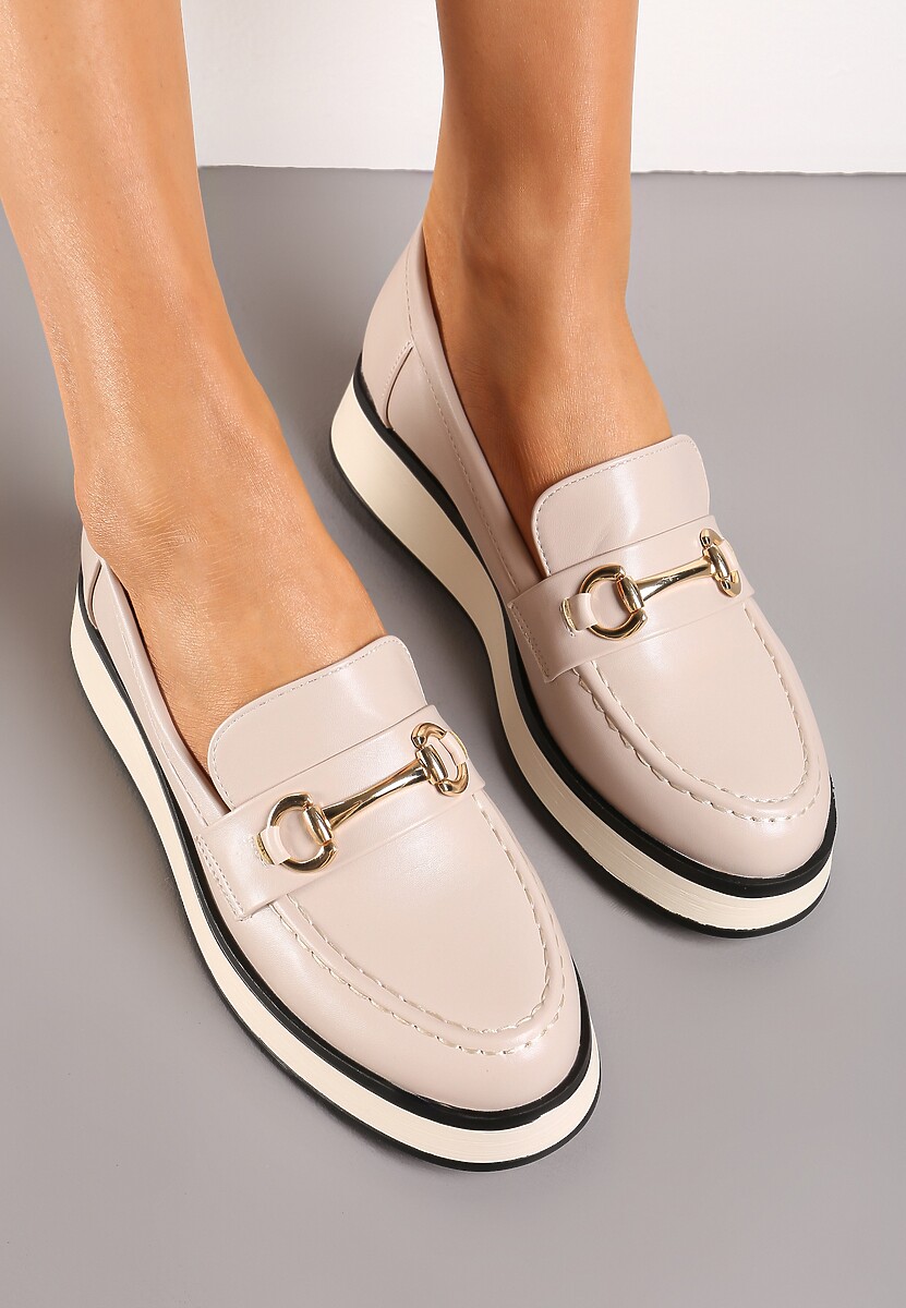 Beżowe Półbuty z Imitacji Skóry na Niskiej Platformie z Metaliczną Klamrą Cerulia