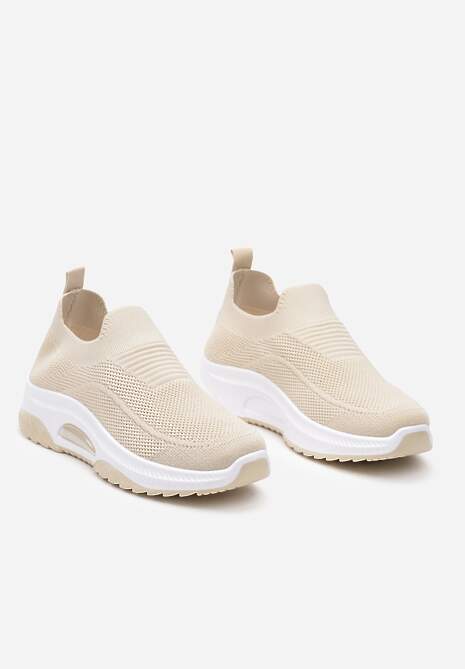 Beżowe Casualowe Buty Sportowe na Grubszej Podeszwie Ozdobione Perforacją Fiovena
