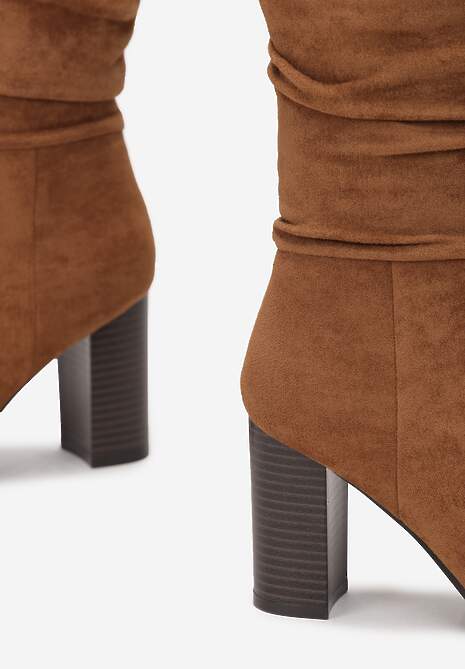 Brązowe Botki na Geometrycznym Słupku Ozdobione Łańcuszkiem Adrema