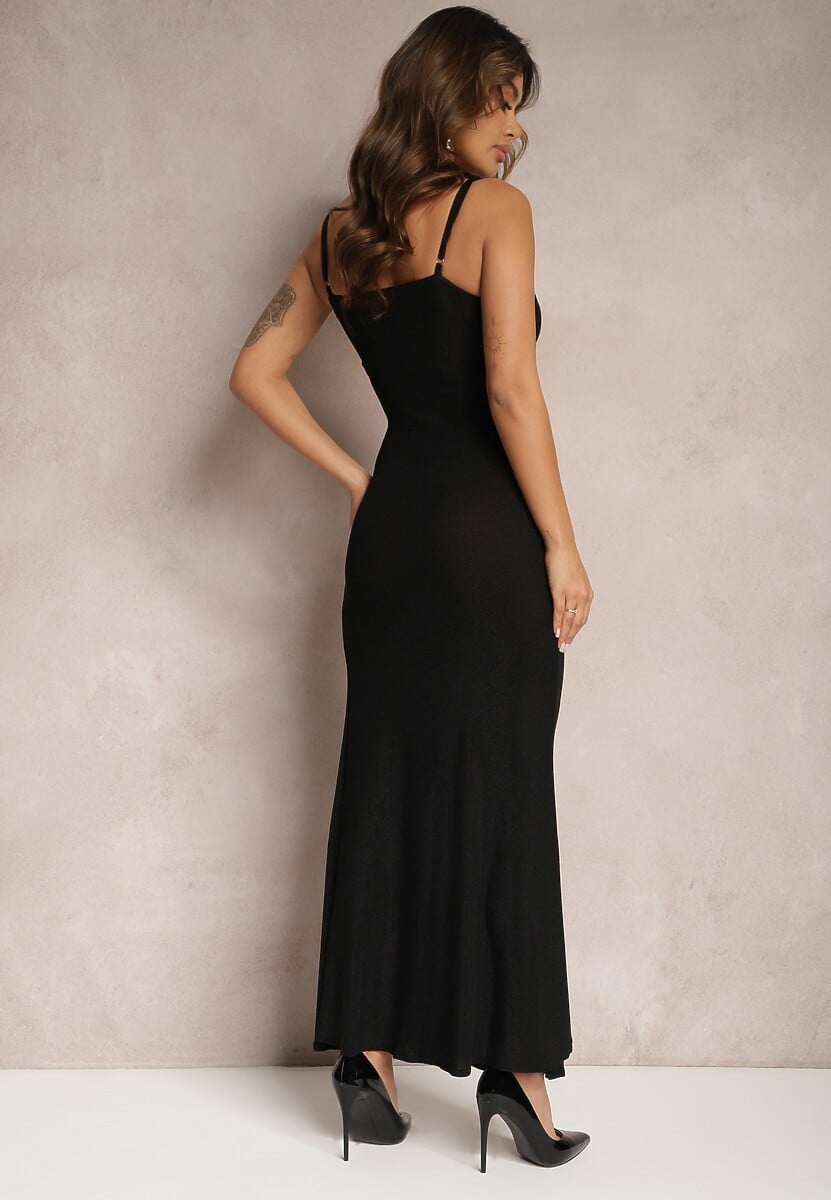 Czarna Sukienka Maxi na Ramiączkach z Trójkątnym Dekoltem Soleira