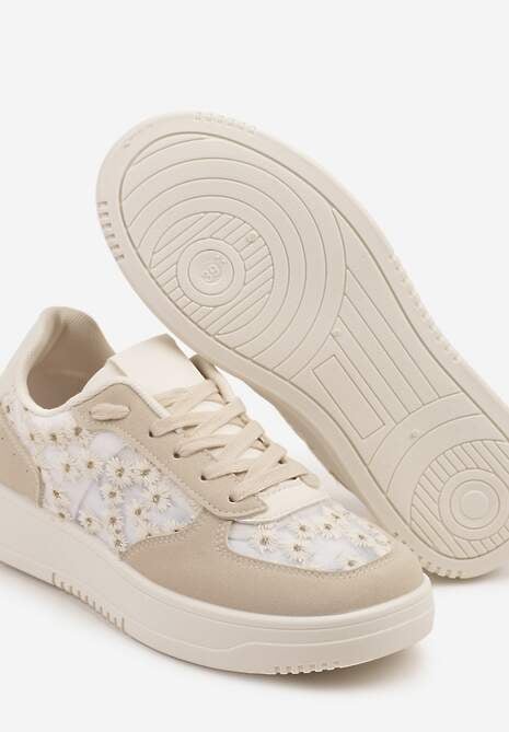 Beżowe Sneakersy z Haftem i Zdobieniami z Siateczki Lirivessa