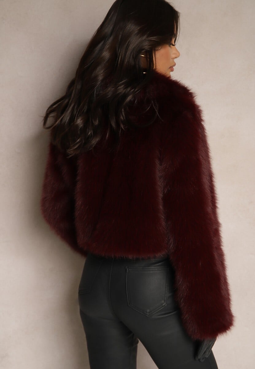 Bordowa Krótka Kurtka z Futerkiem Zdobiona Szerokim Kołnierzem Tormia