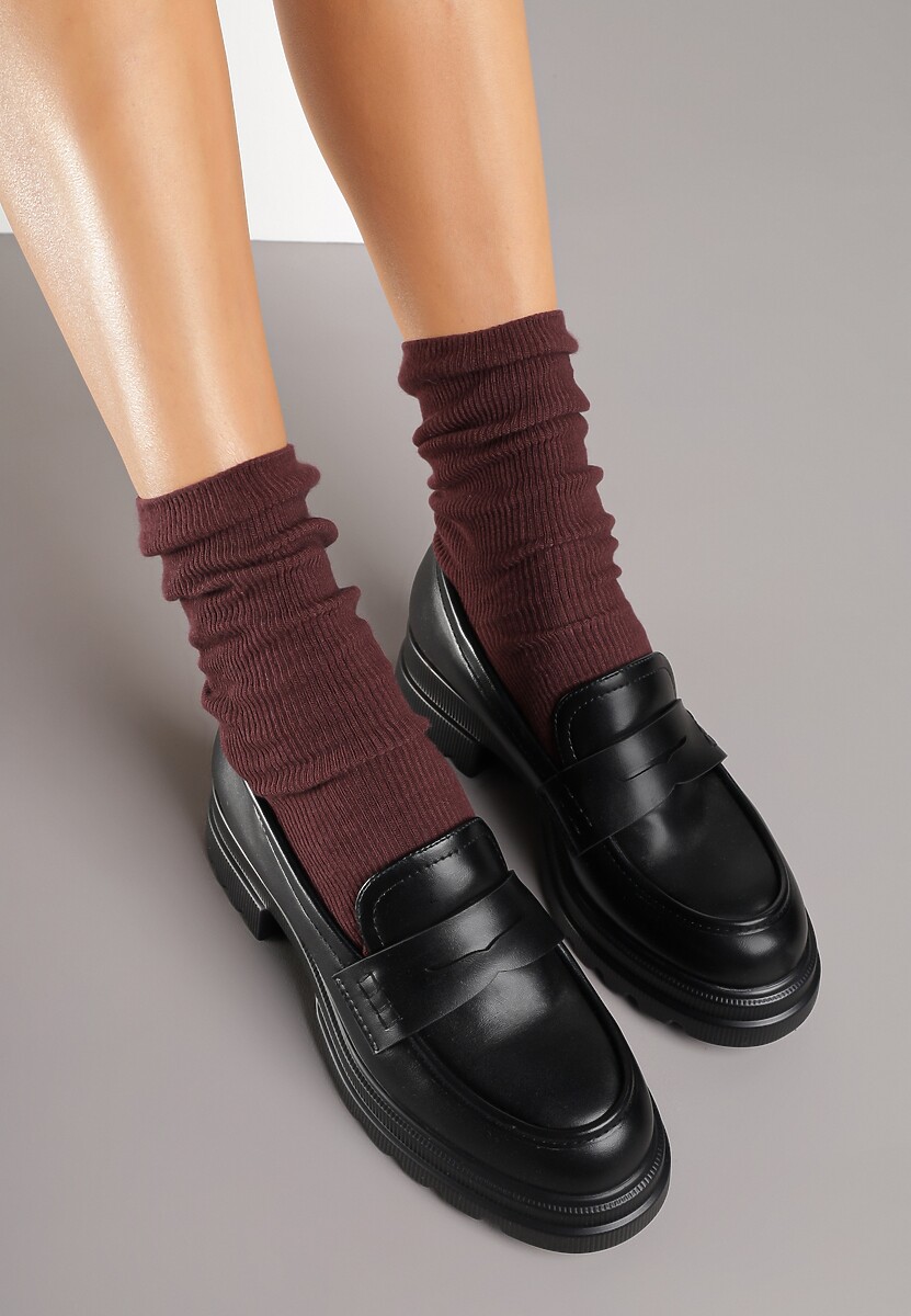 Czarne Mokasyny o Klasycznym Fasonie na Podeszwie ze Żłobieniami Grelena