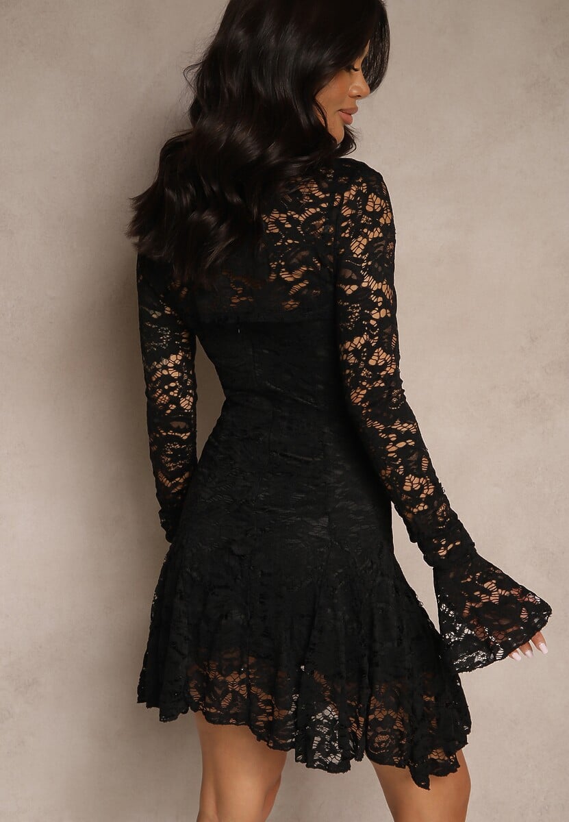Czarna Koktajlowa Koronkowa Sukienka o Rozkloszowanym Kroju Nelfedi