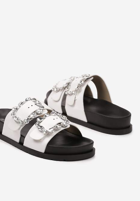 Białe Regulowane Klapki na Płaskiej Podeszwie Zdobione Cyrkoniami Melalia