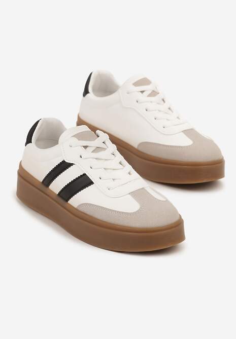 Biało-Czarne Sneakersy na Kauczukowej Podeszwie Ozdobione Paskami Nilimea