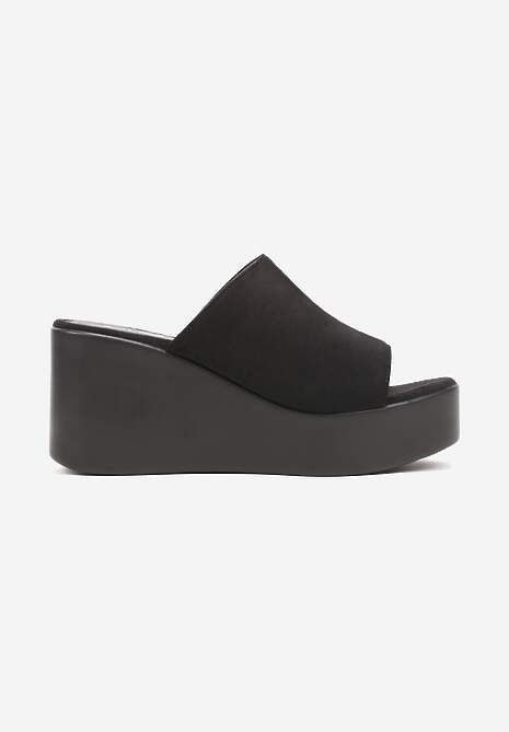 Czarne Klapki na Koturnie w Klasycznym Stylu Foneira