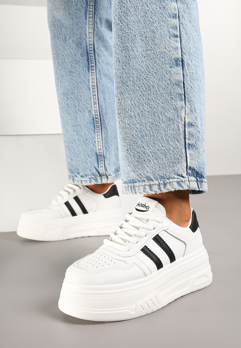 Biało-Czarne Sneakersy na Platformie Ozdobione Paskami i Perforacją Fonadel