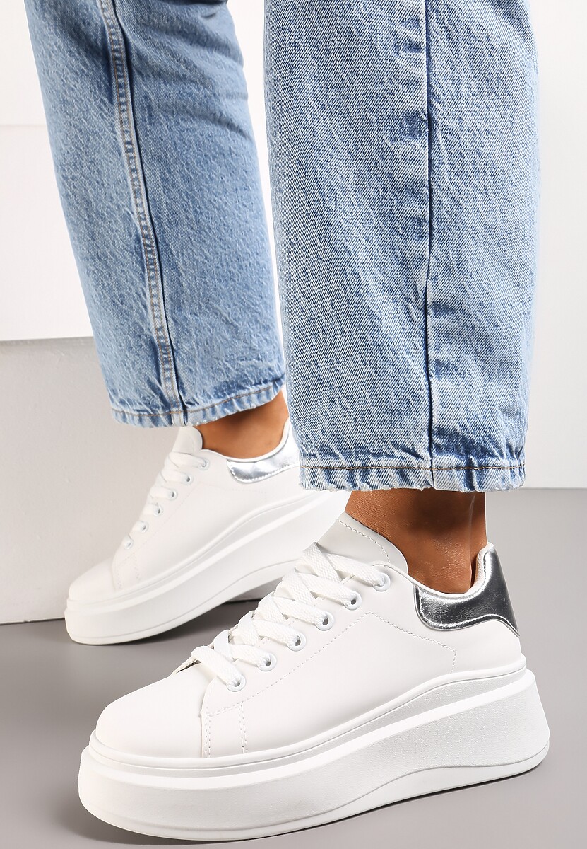 Biało-Srebrne Sznurowane Sneakersy na Niskiej Platformie z Imitacji Skóry Ajanfa