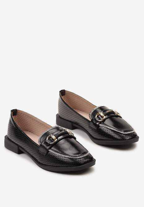 Czarne Półbuty w Stylu Loafersów z Perforacją Drobnymi Cyrkoniami i Klamrą Keryth