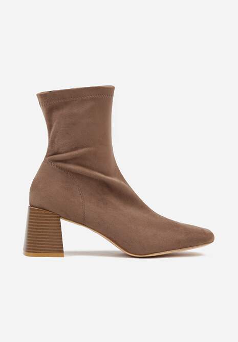 Ciemnobeżowe Botki Vices na Stożku z Noskiem o Kwadratowym Kształcie Amiste