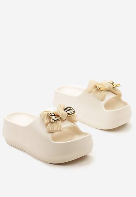 Beżowe Klapki z Pianki na Grubej Podeszwie z Aplikacją Metaliczną i Kokardą Ebitha