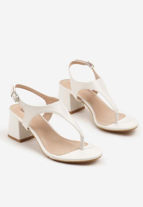 Białe Sandały na Słupku w Stylu Japonek Cleoselle